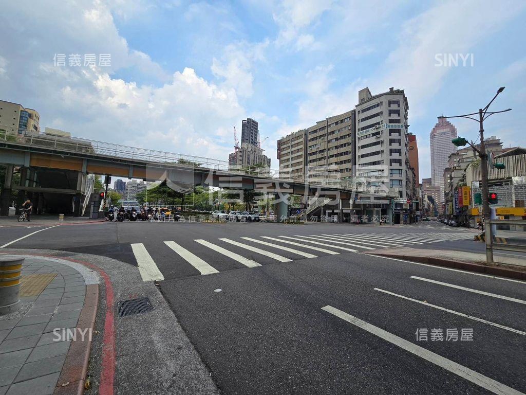 第一名宅高樓邊間２房房屋室內格局與周邊環境