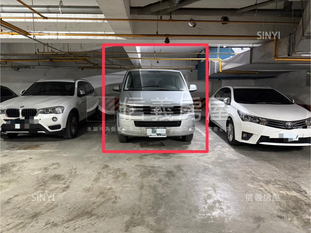 曼哈頓３房坡道平面車位房屋室內格局與周邊環境