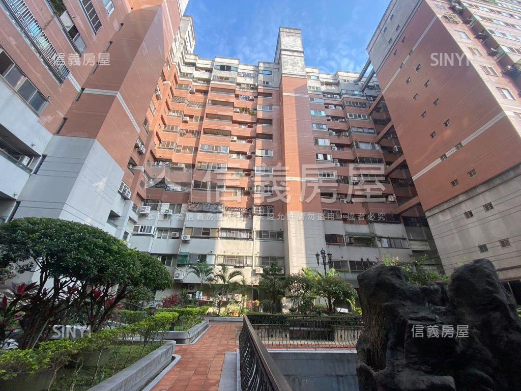 國際莊園３房平車房屋室內格局與周邊環境