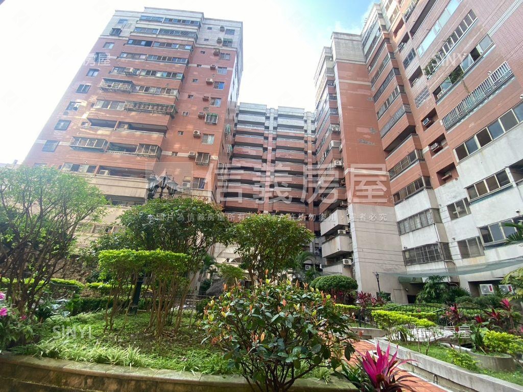 國際莊園３房平車房屋室內格局與周邊環境