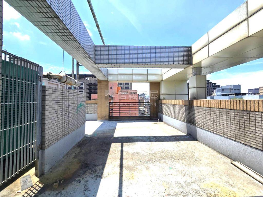 正面公園精緻美屋房屋室內格局與周邊環境