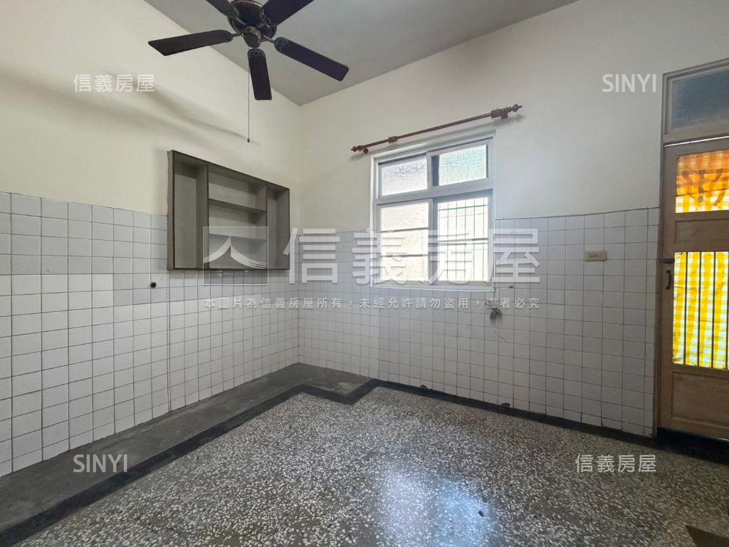 南區約二十米透天店住房屋室內格局與周邊環境