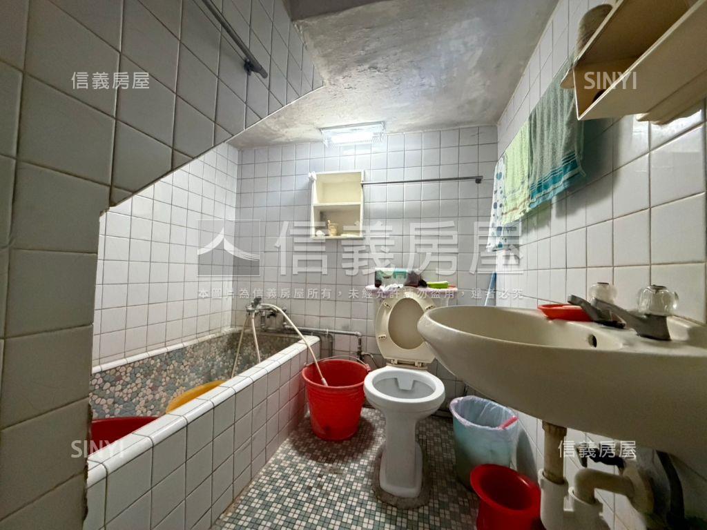 南區約二十米透天店住房屋室內格局與周邊環境