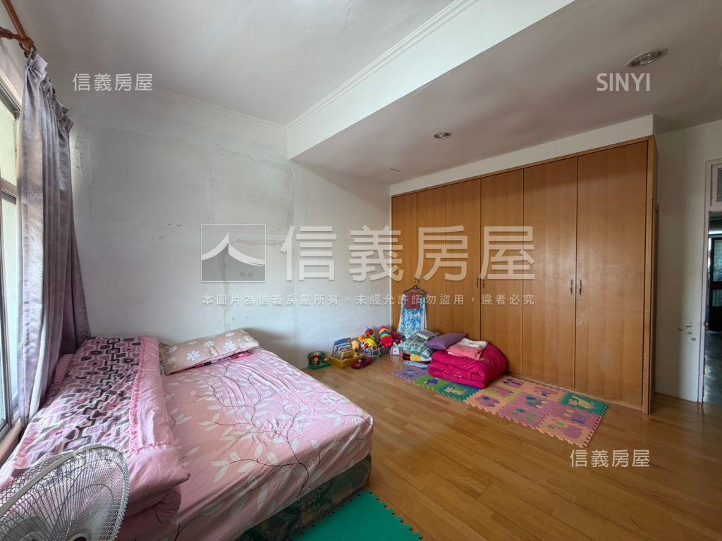 南區約二十米透天店住房屋室內格局與周邊環境