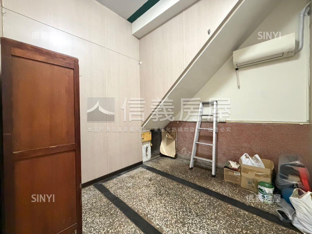 南區約二十米透天店住房屋室內格局與周邊環境