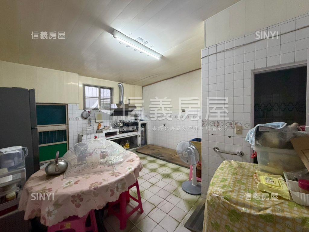 南區約二十米透天店住房屋室內格局與周邊環境