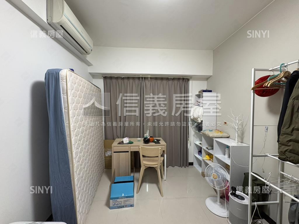 近捷運窗外綠境園墅兩房房屋室內格局與周邊環境