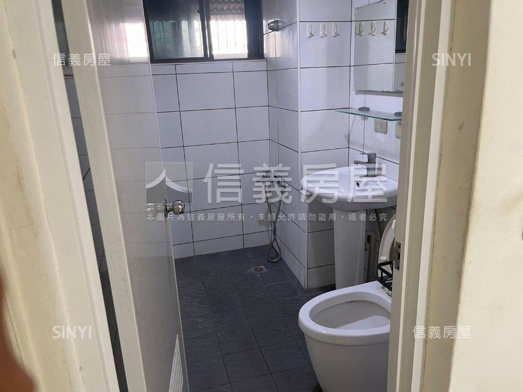 專任近遠百三房華廈房屋室內格局與周邊環境