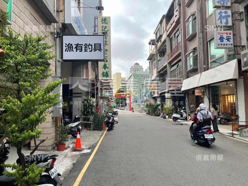 專任近遠百三房華廈房屋室內格局與周邊環境