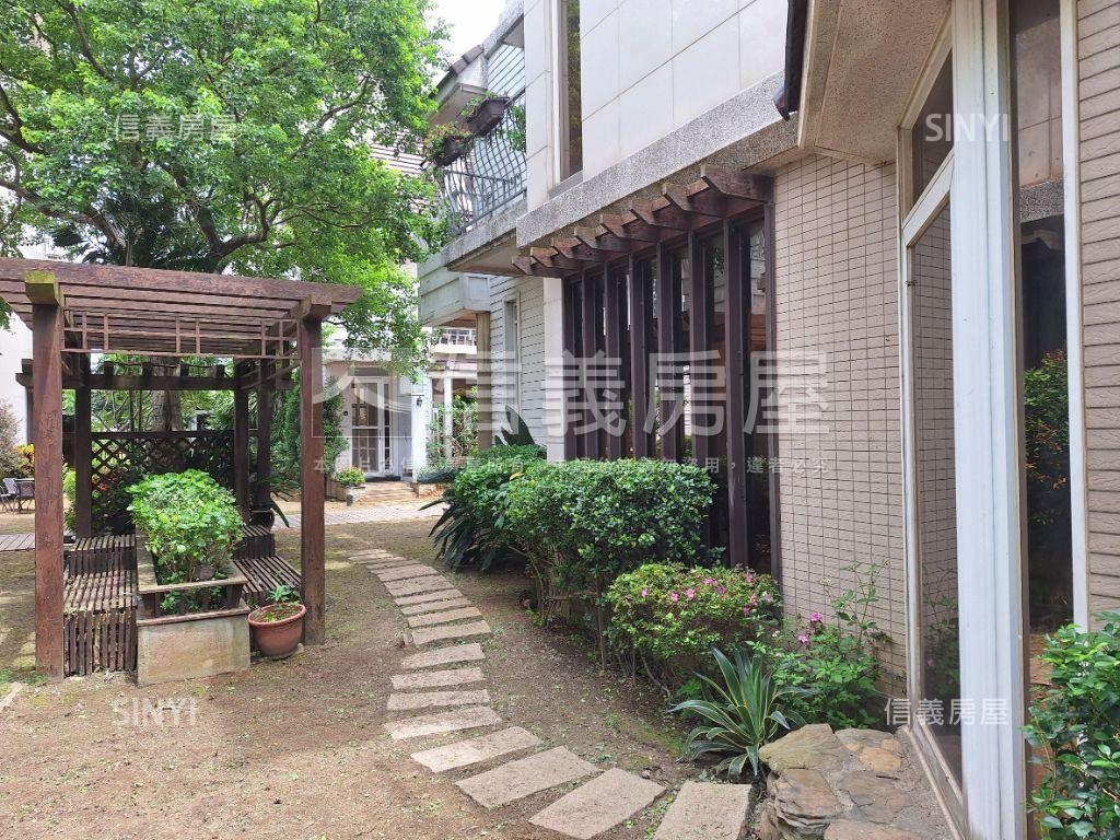 ｖｉｌｌａ前庭後院美別墅房屋室內格局與周邊環境