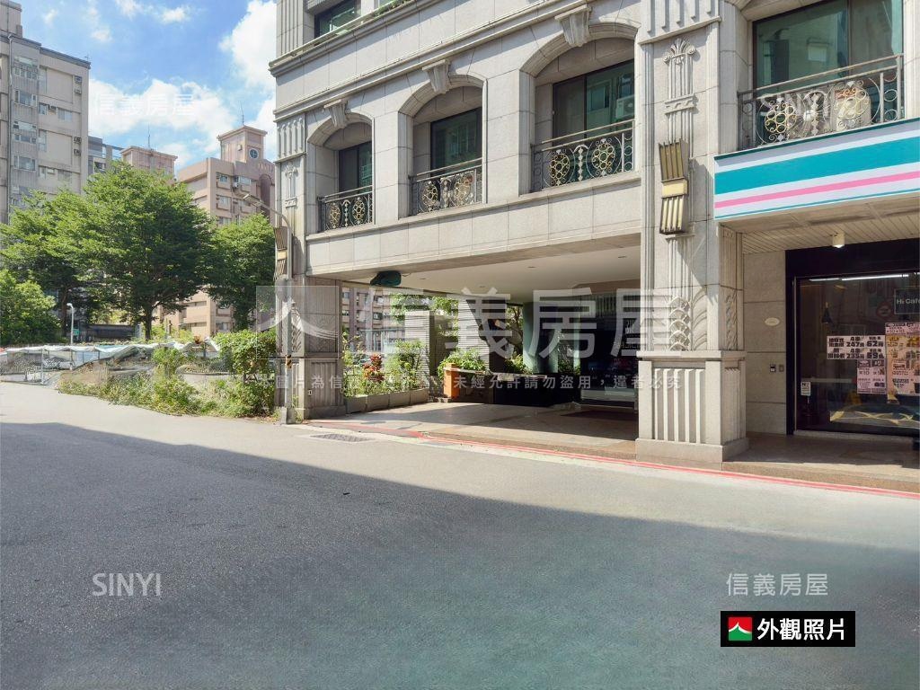 湖水裔Ｂ２坡平車位房屋室內格局與周邊環境
