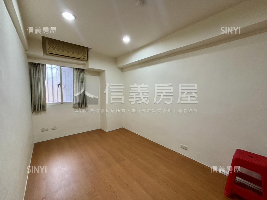 國興次高樓１房看公園房屋室內格局與周邊環境