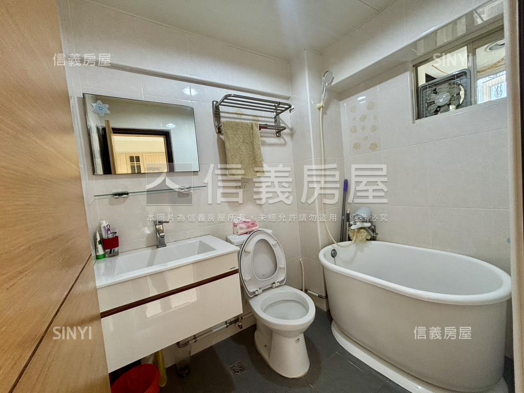 國興次高樓１房看公園房屋室內格局與周邊環境