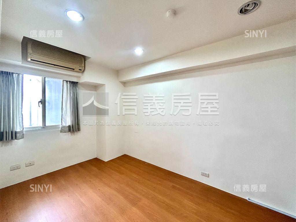 國興次高樓１房看公園房屋室內格局與周邊環境