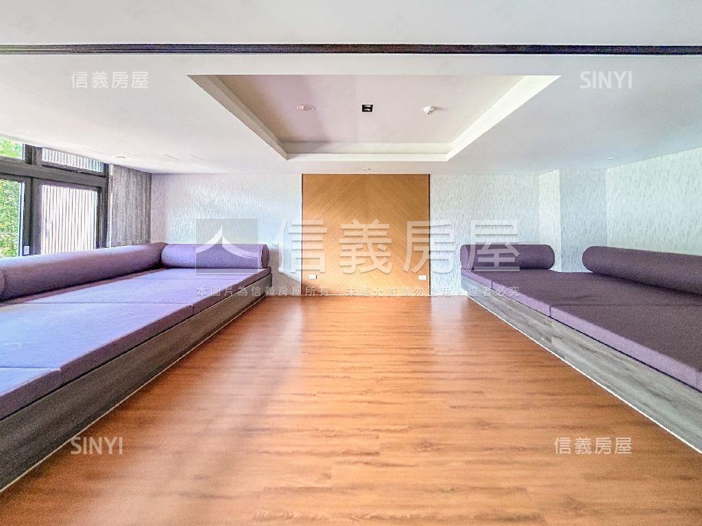 湖畔小鎮美裝潢使用空間大房屋室內格局與周邊環境
