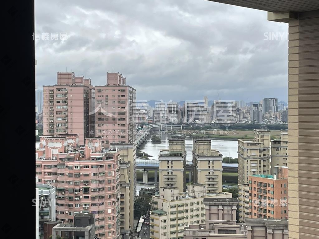 寶石睿岳帝王景觀宅房屋室內格局與周邊環境