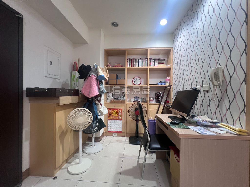 高鐵荷韻成家靚二房房屋室內格局與周邊環境