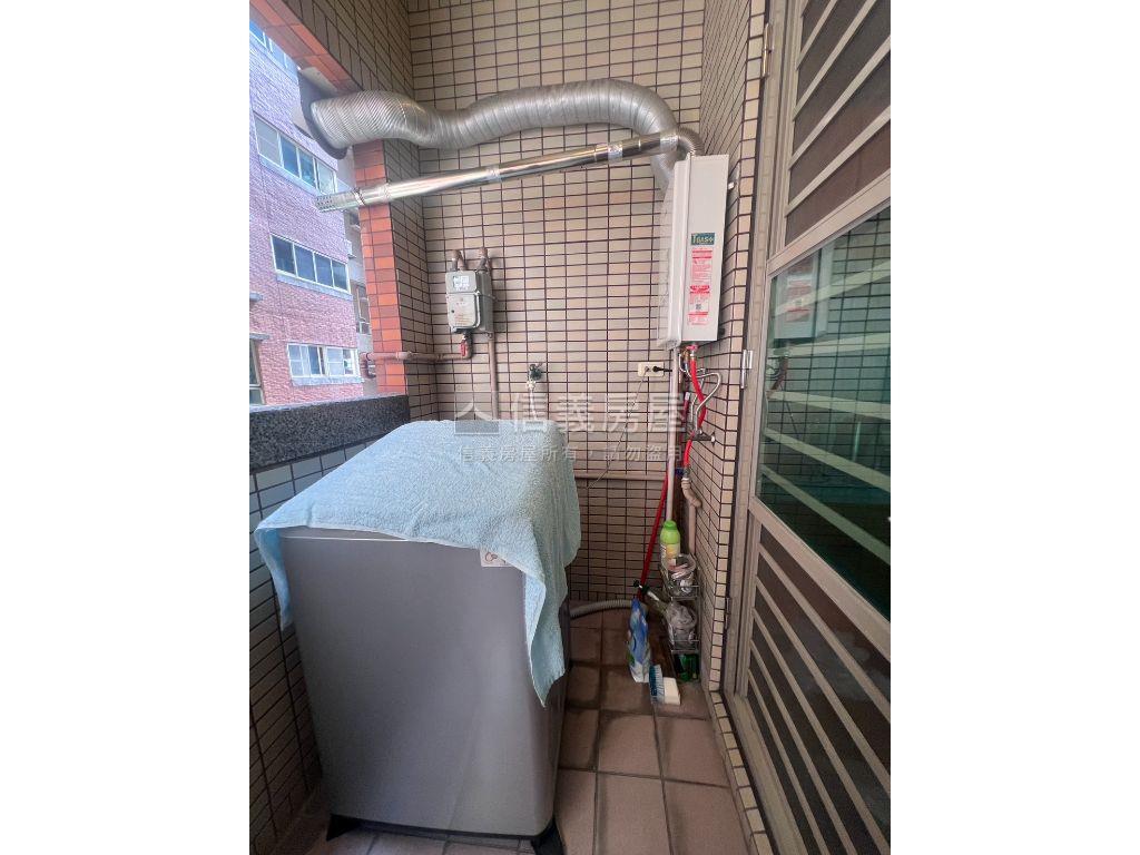 高鐵荷韻成家靚二房房屋室內格局與周邊環境
