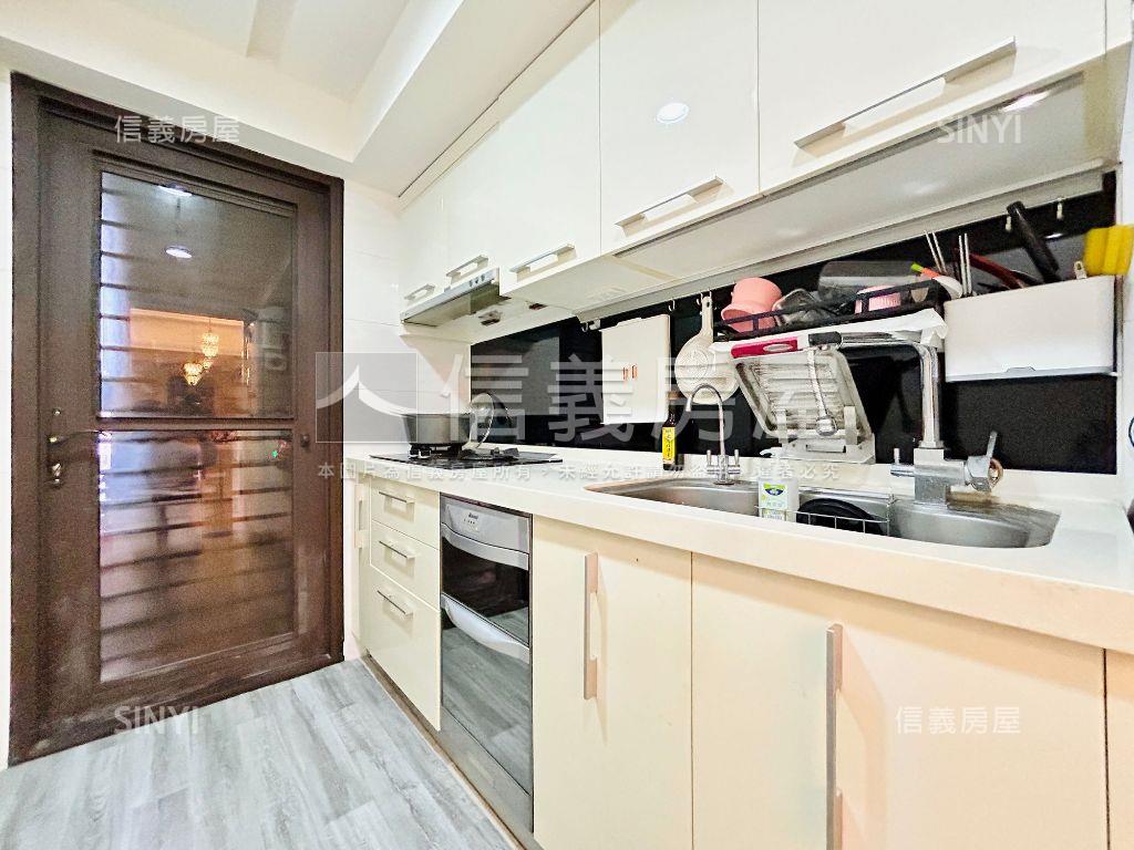 新麗馳裝潢佳大４房車位房屋室內格局與周邊環境