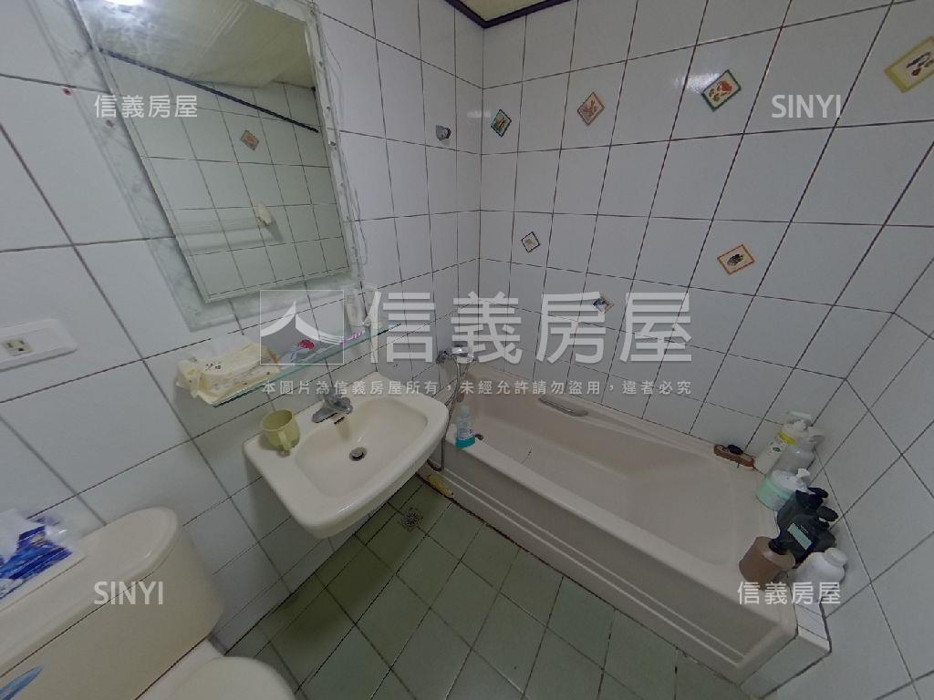 鳳山捷運．溫馨三房房屋室內格局與周邊環境