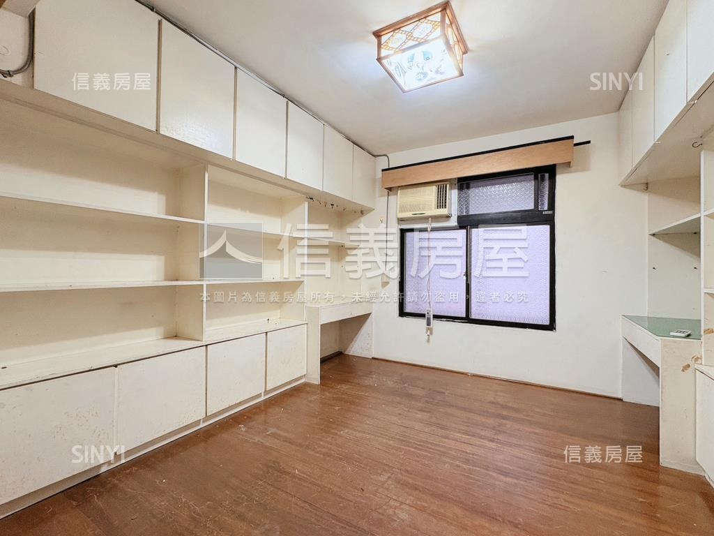 民族路的ＲＣ頂加房屋室內格局與周邊環境