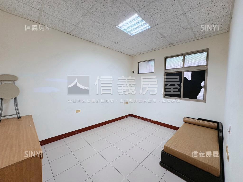 民族路的ＲＣ頂加房屋室內格局與周邊環境