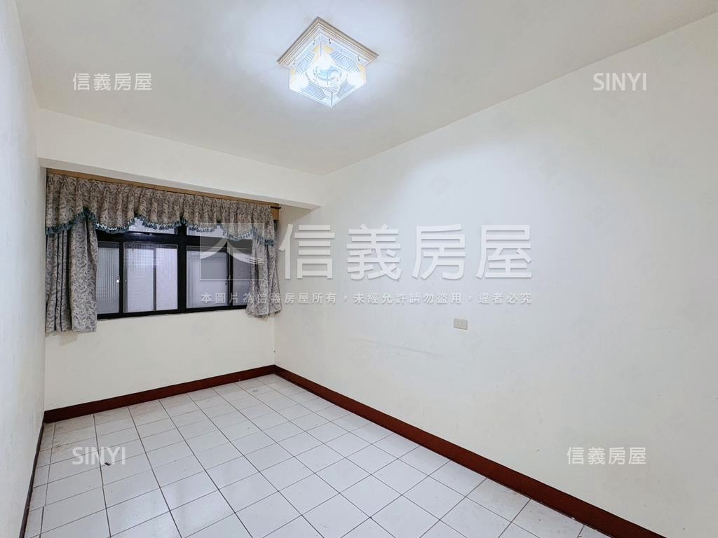 民族路的ＲＣ頂加房屋室內格局與周邊環境