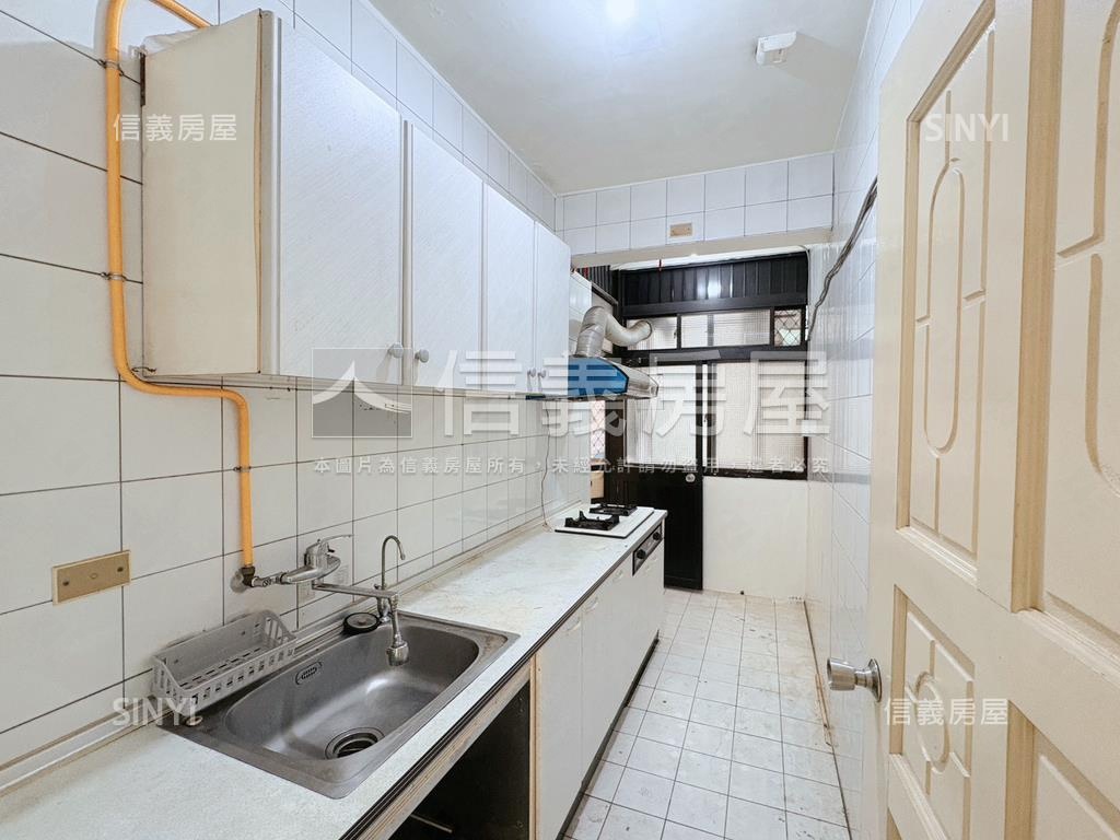 民族路的ＲＣ頂加房屋室內格局與周邊環境