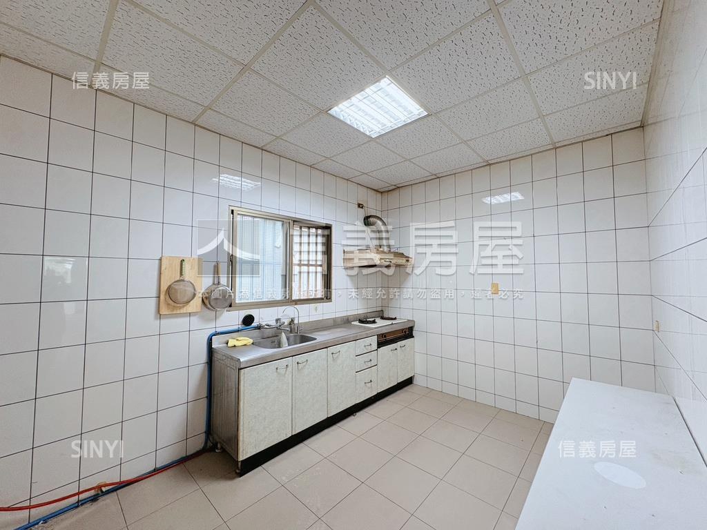 民族路的ＲＣ頂加房屋室內格局與周邊環境