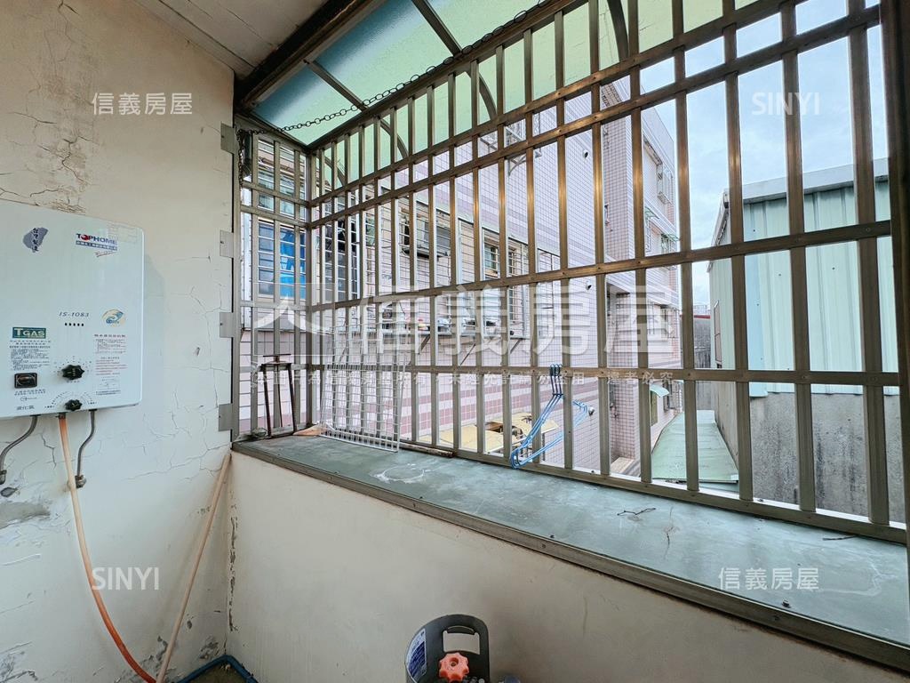 民族路的ＲＣ頂加房屋室內格局與周邊環境