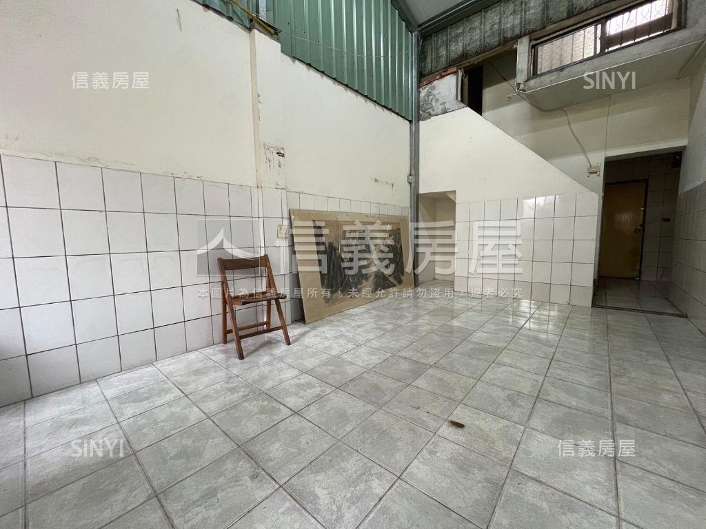 中平路前院透天稀有釋出房屋室內格局與周邊環境