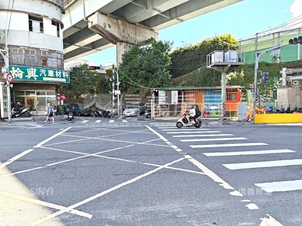 近三和國中角間店面房屋室內格局與周邊環境