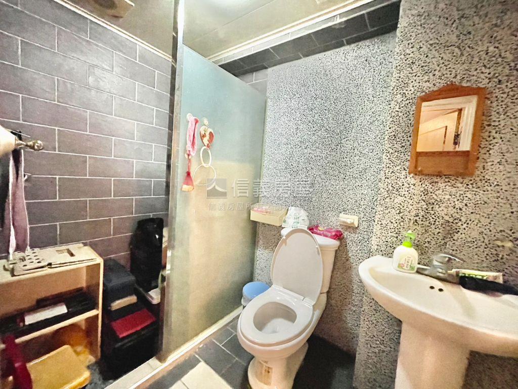 超扯啦！西屯四房雙車位房屋室內格局與周邊環境