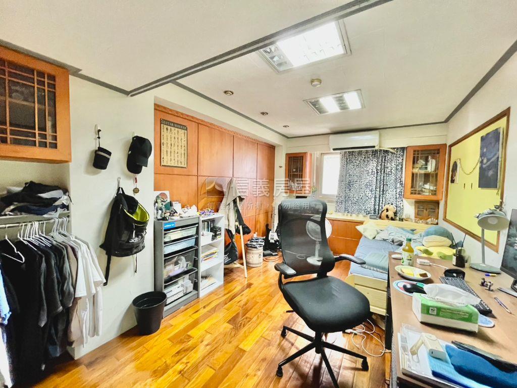 超扯啦！西屯四房雙車位房屋室內格局與周邊環境