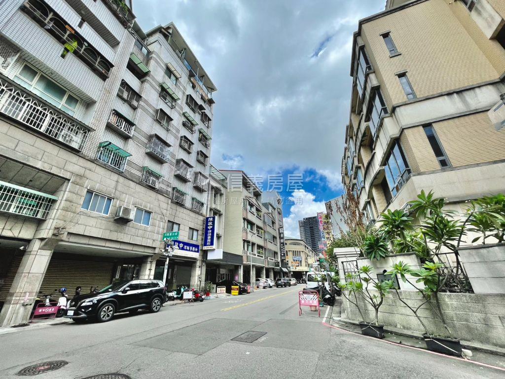 超扯啦！西屯四房雙車位房屋室內格局與周邊環境
