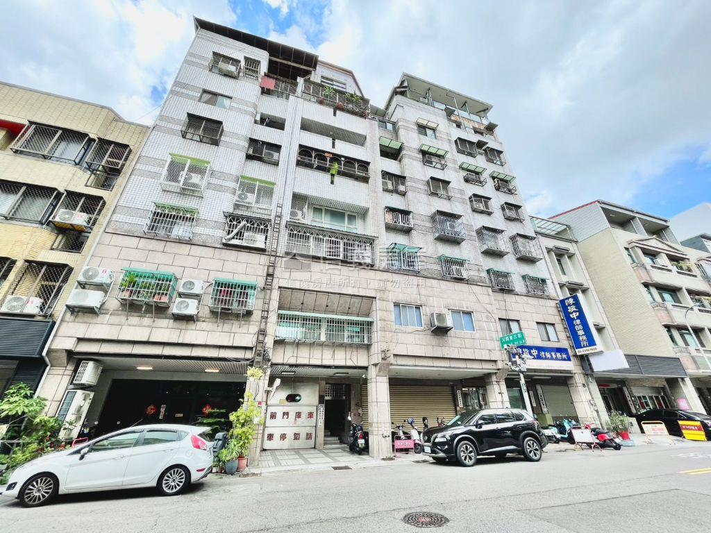 超扯啦！西屯四房雙車位房屋室內格局與周邊環境