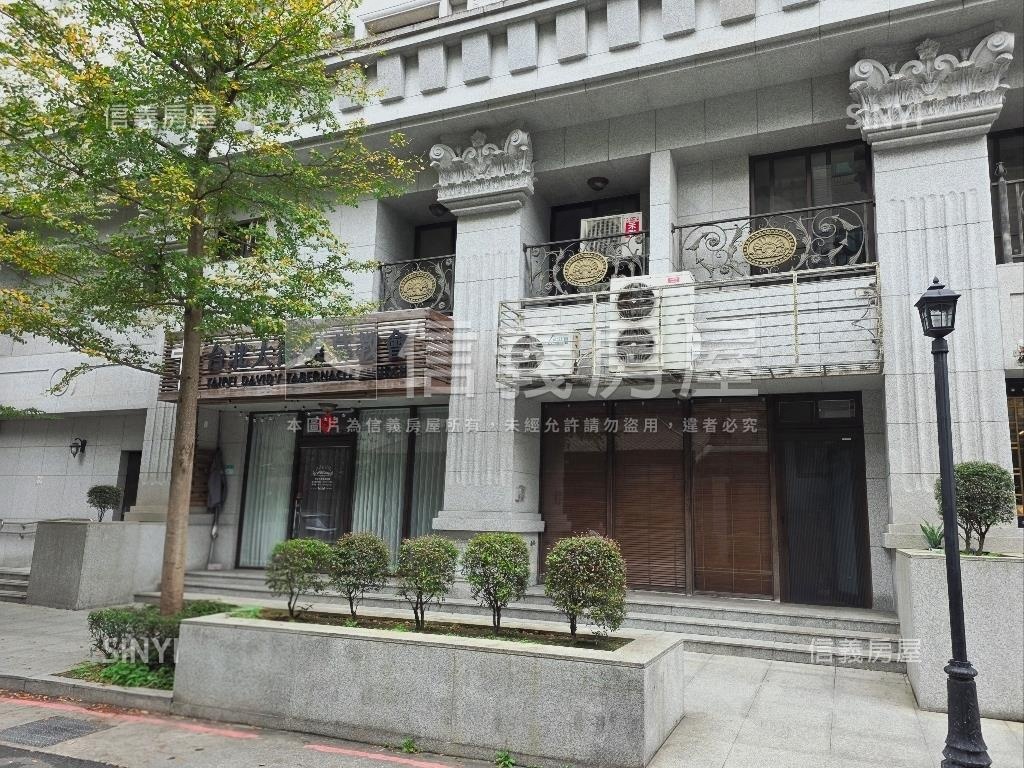 忠孝新生捷運出口旁一樓店房屋室內格局與周邊環境