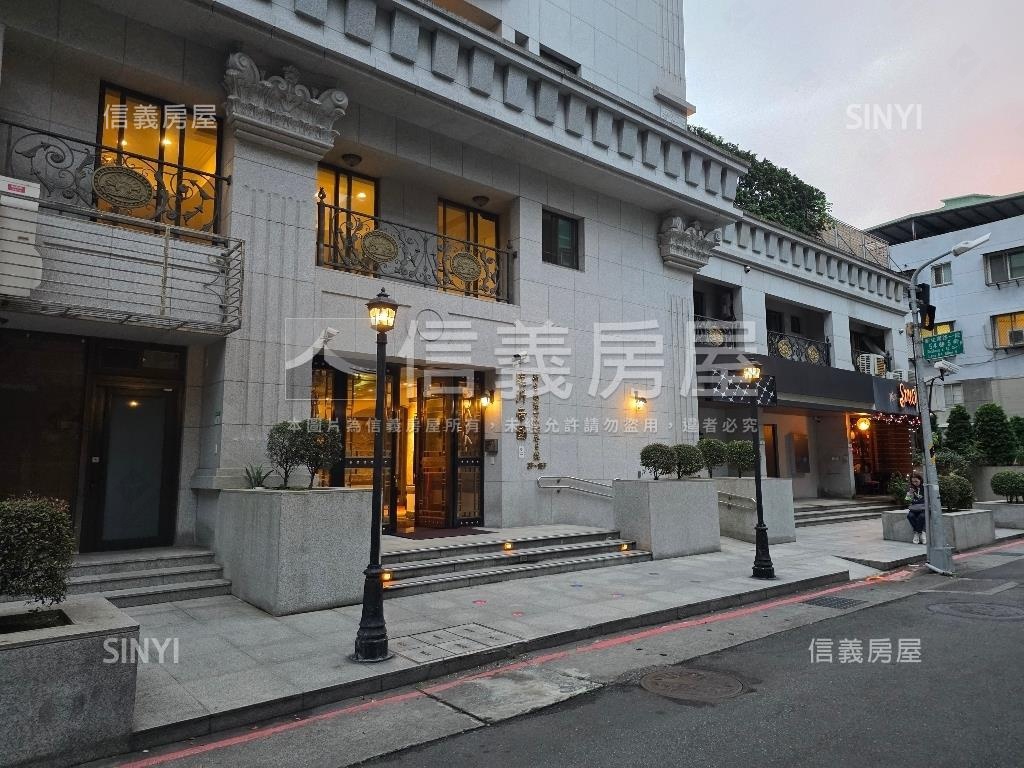 忠孝新生捷運出口旁一樓店房屋室內格局與周邊環境