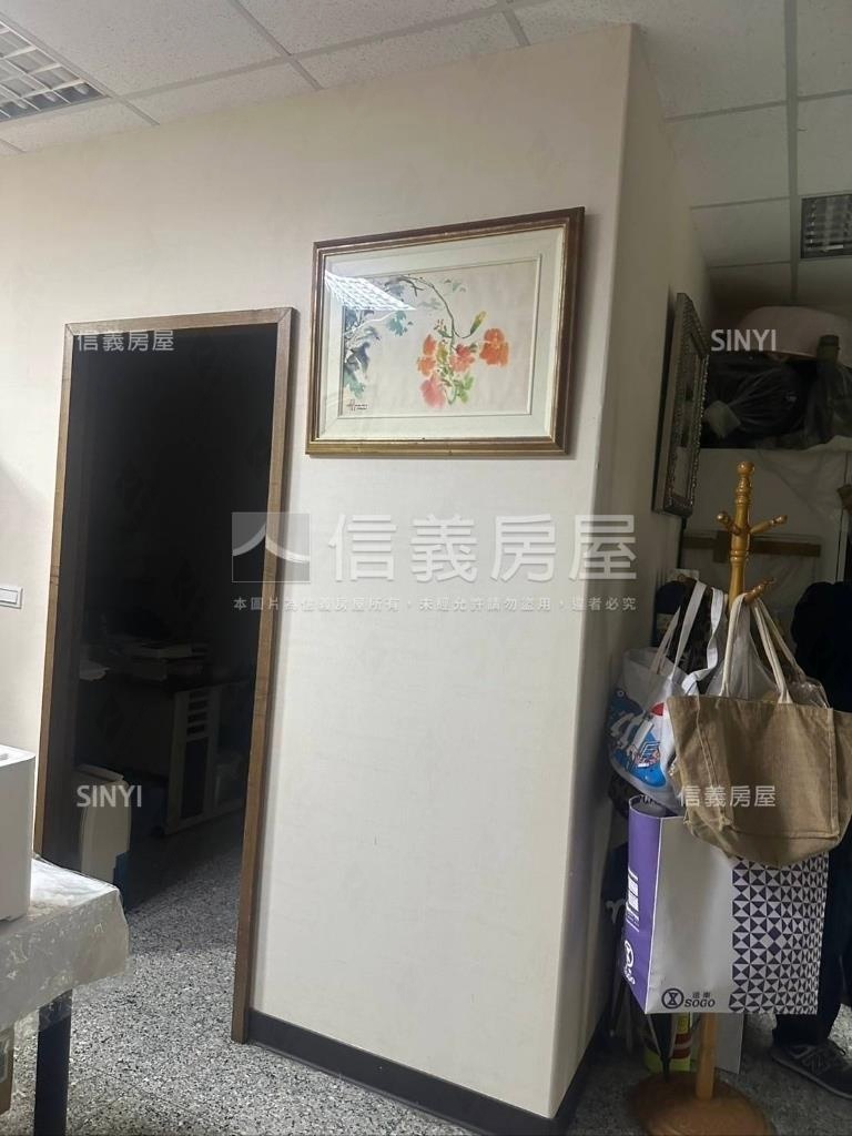 忠孝新生捷運出口旁一樓店房屋室內格局與周邊環境