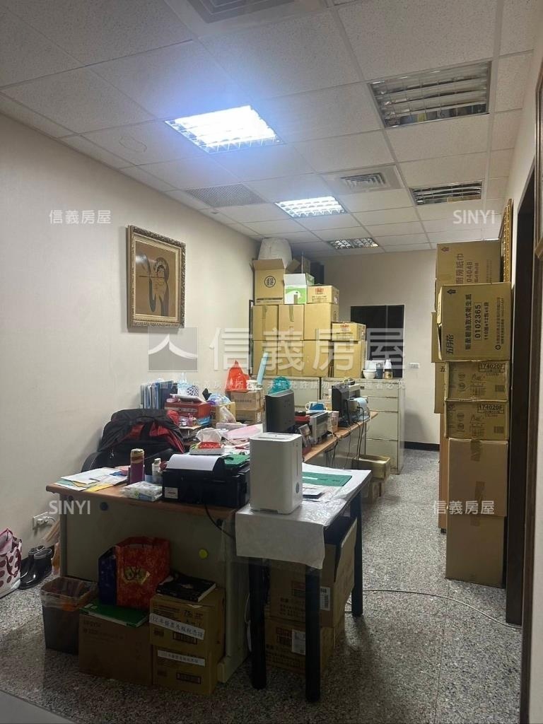 忠孝新生捷運出口旁一樓店房屋室內格局與周邊環境