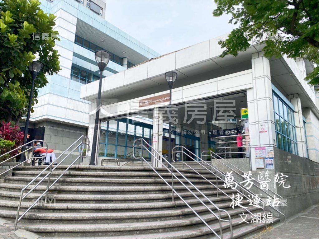 邊間公園旁大面寬金店面房屋室內格局與周邊環境