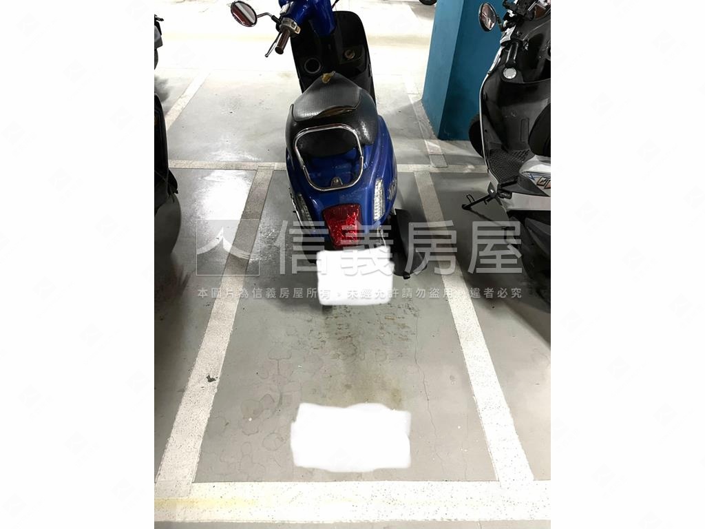 高鐵大空間平面車位房屋室內格局與周邊環境