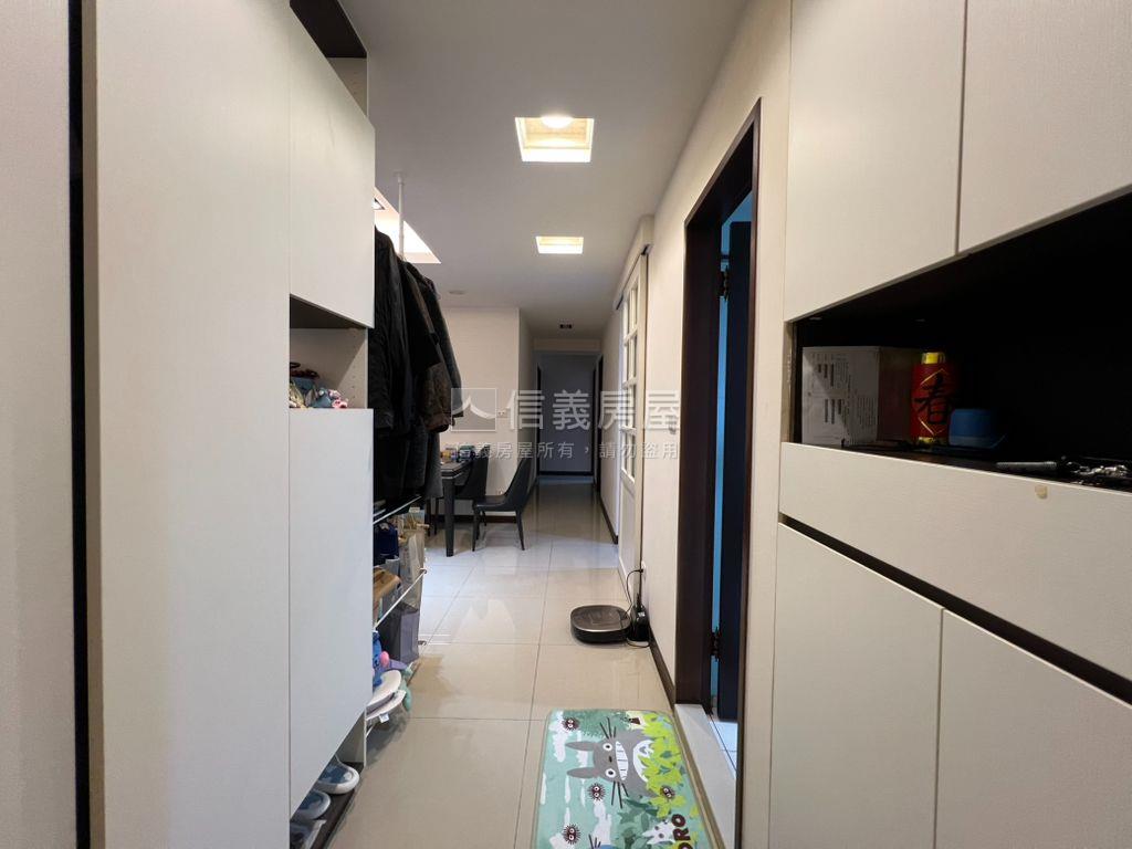暖暖好吉市邊間三房車位房屋室內格局與周邊環境