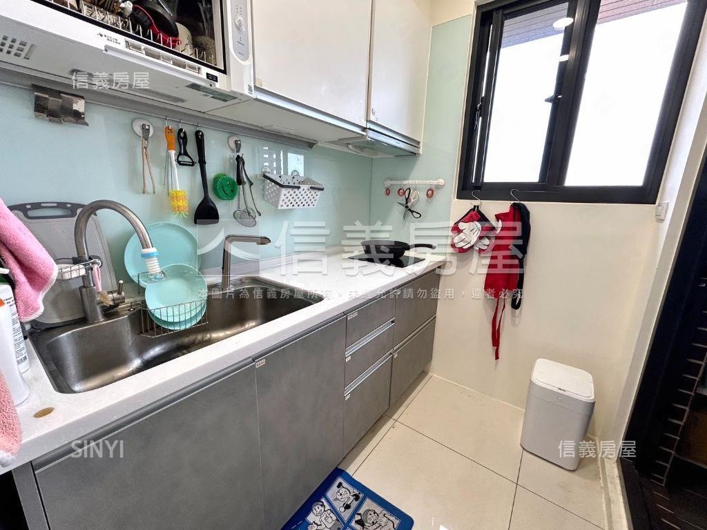 嶄新高樓採光２房平車房屋室內格局與周邊環境