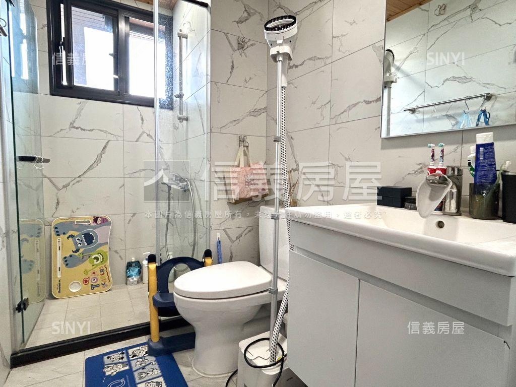 嶄新高樓採光２房平車房屋室內格局與周邊環境