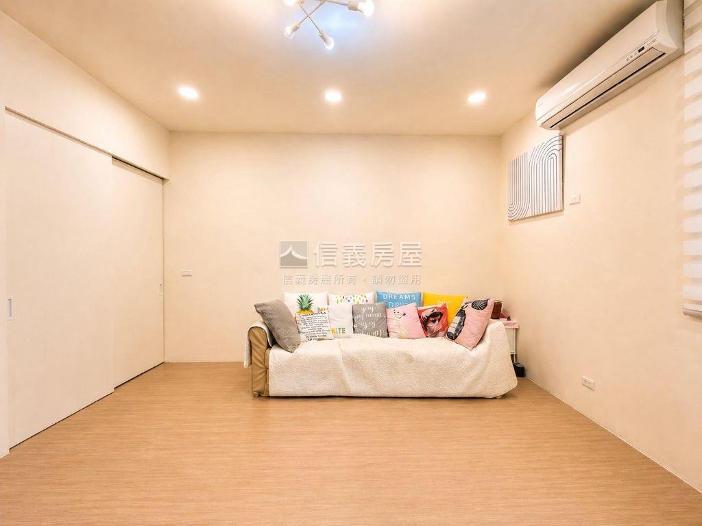 縣政特區臨路美裝潢大透天房屋室內格局與周邊環境