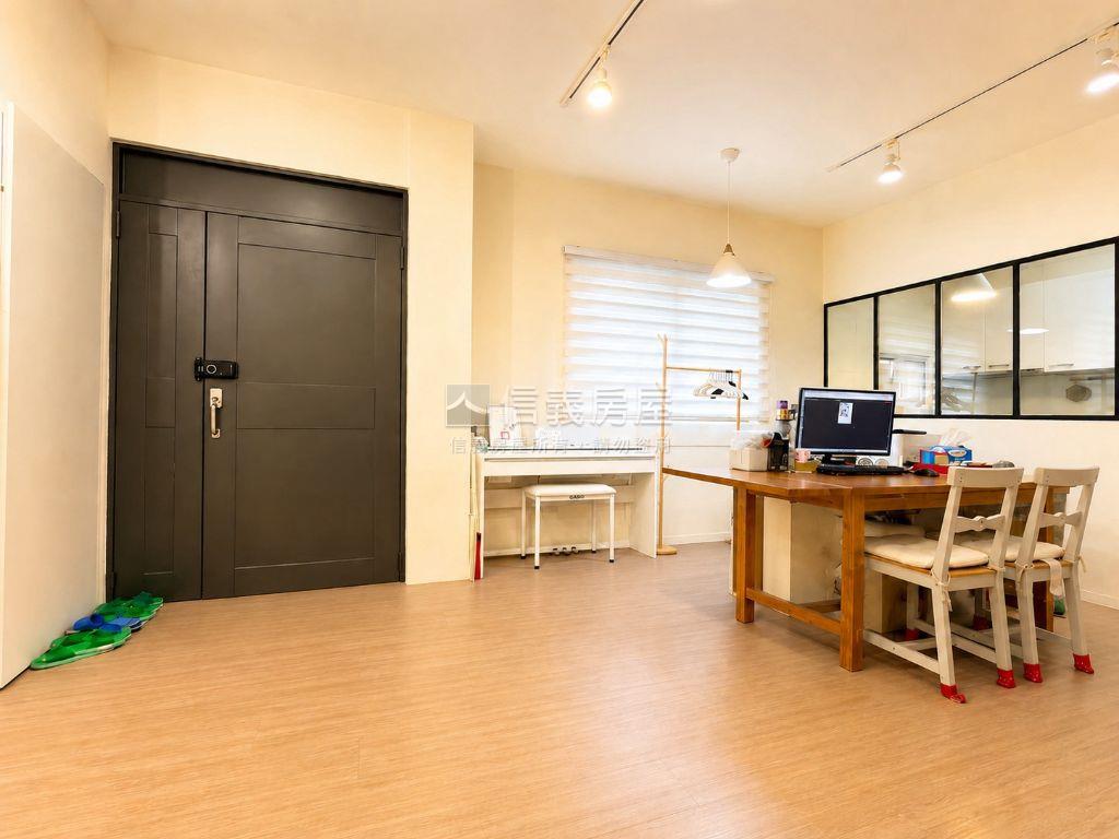 縣政特區臨路美裝潢大透天房屋室內格局與周邊環境