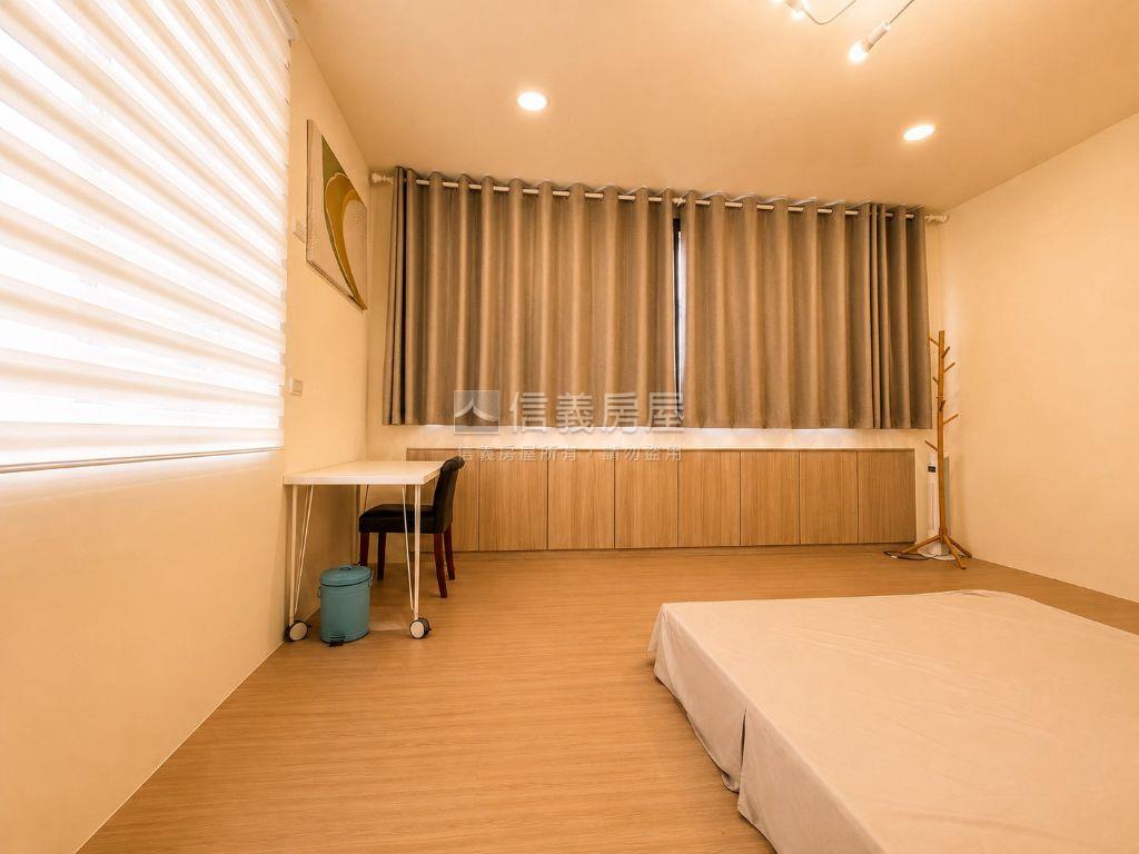 縣政特區臨路美裝潢大透天房屋室內格局與周邊環境
