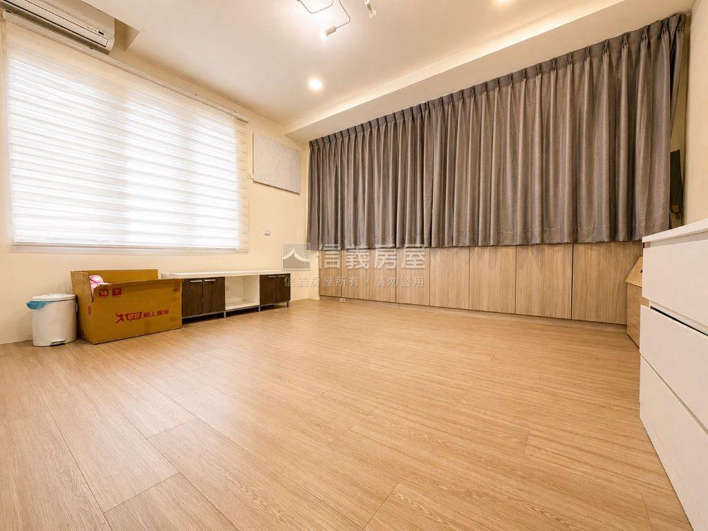 縣政特區臨路美裝潢大透天房屋室內格局與周邊環境