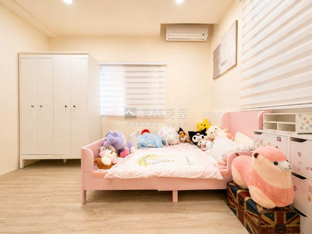 縣政特區臨路美裝潢大透天房屋室內格局與周邊環境